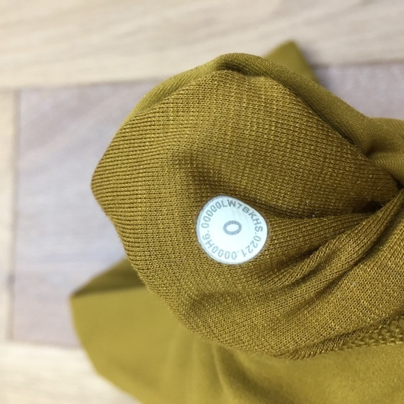 Lululemon HR Align Short 8” Mustard Yellow Color Size 0 - Picture 9 of 9